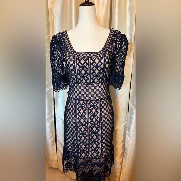 Bardot  X Anthropologie  Daisy Lace A-Line Dress in Navy & Nude Size 4/XS - Picture 4 of 12